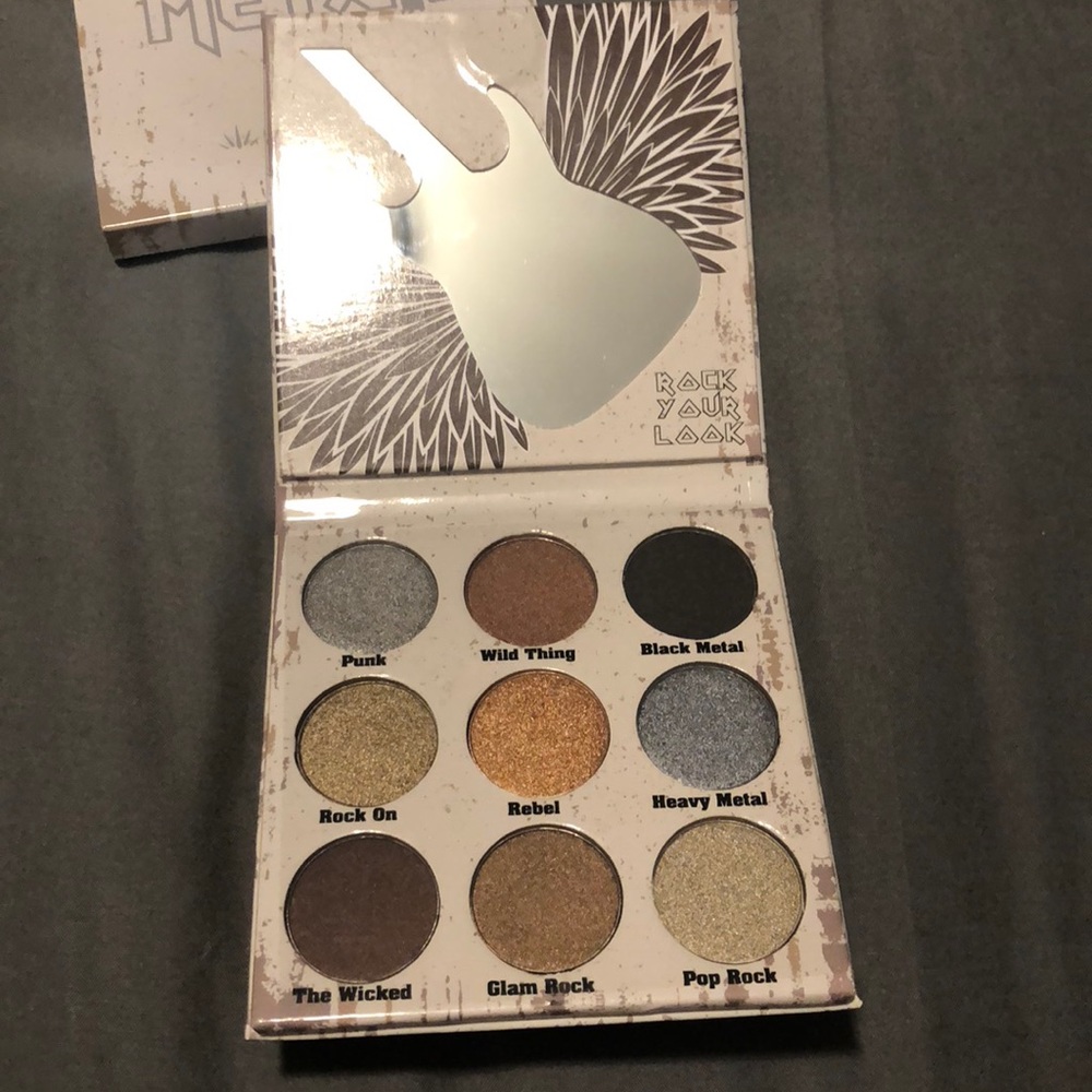 Crown pro cosmetics eyeshadow palette never used